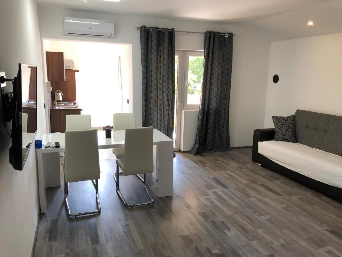 Apartmani Bm Biograd Na Moru Eksteriør billede