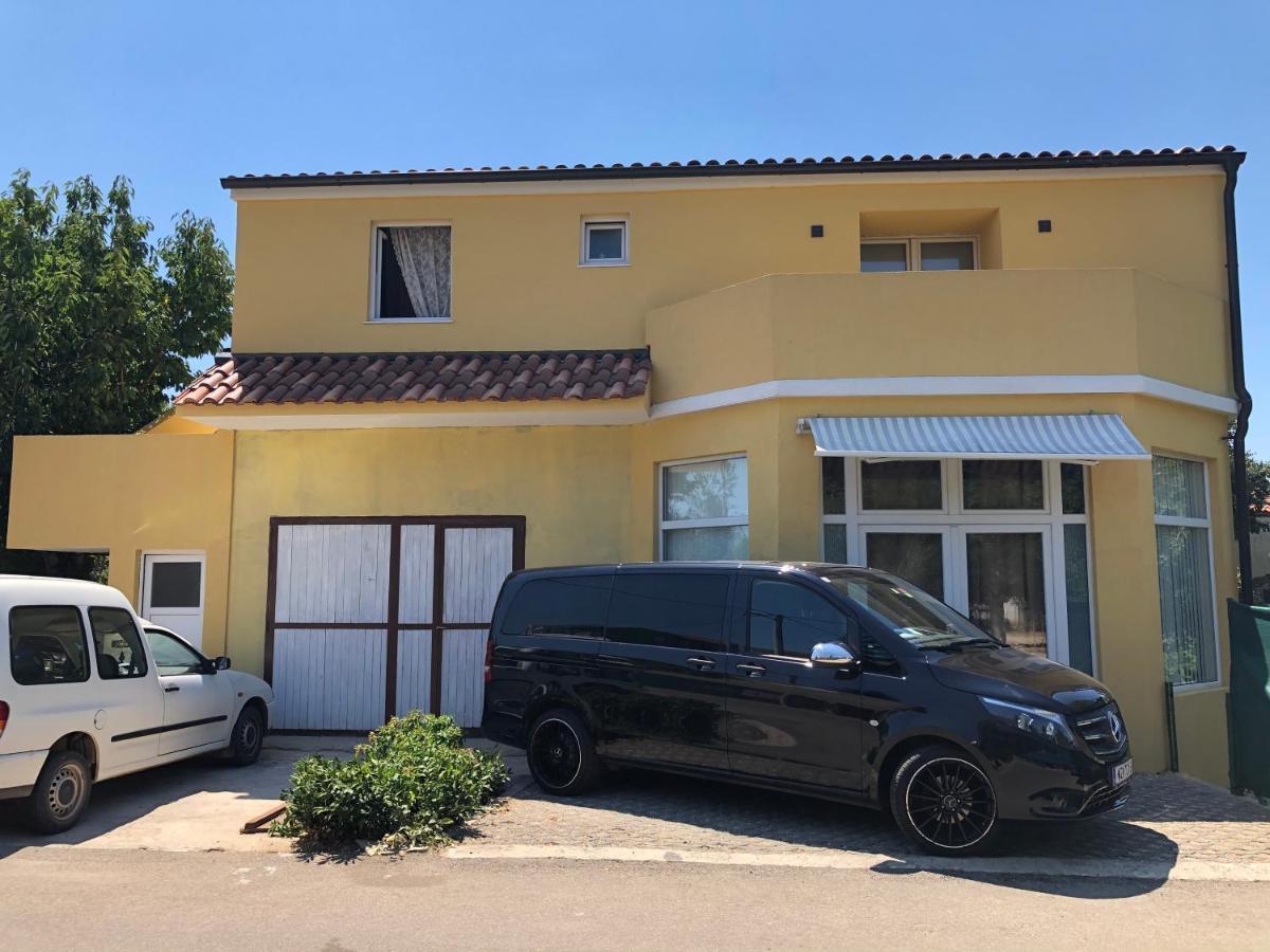 Apartmani Bm Biograd Na Moru Eksteriør billede