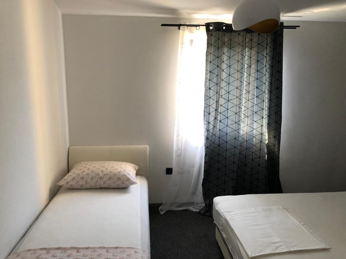 Apartmani Bm Biograd Na Moru Eksteriør billede