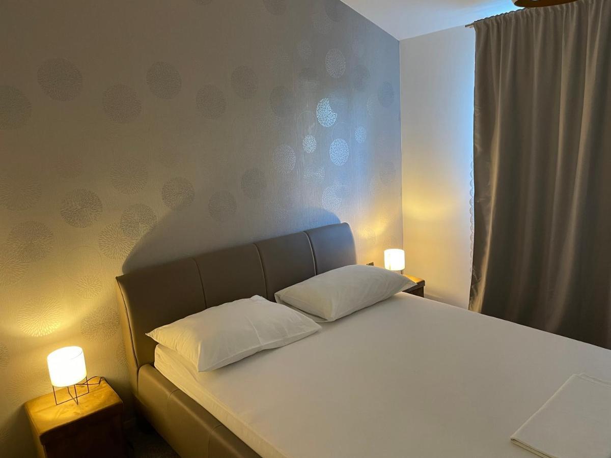 Apartmani Bm Biograd Na Moru Eksteriør billede