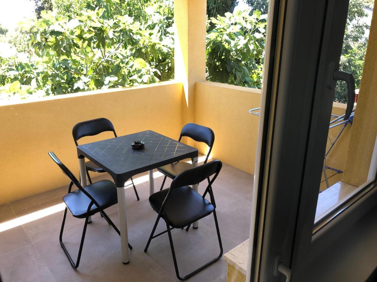 Apartmani Bm Biograd Na Moru Eksteriør billede
