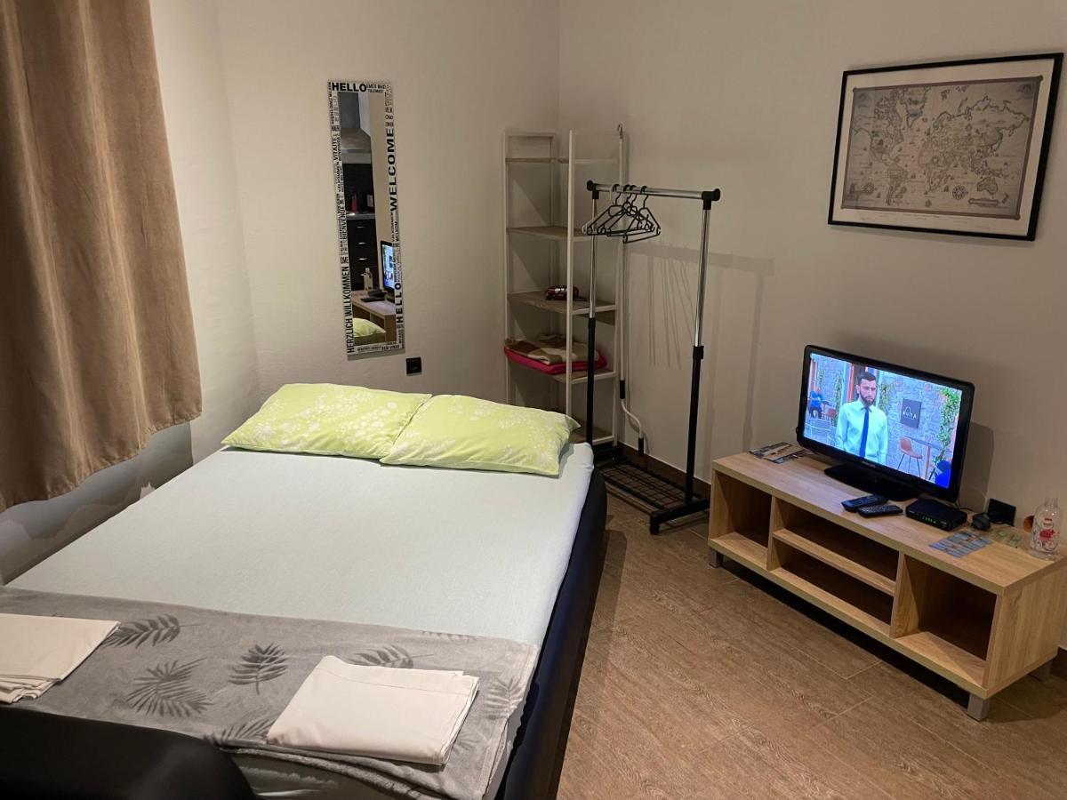 Apartmani Bm Biograd Na Moru Eksteriør billede
